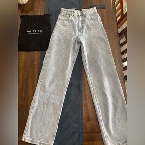 White Fox "On Replay High Rise Straight Leg Jeans Ice Blue "
Size Small (4)